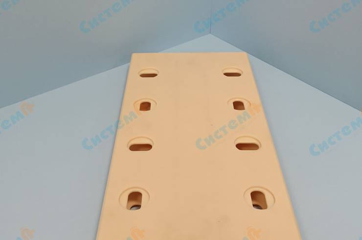 Работаем над очередным проектом: замки из капролона